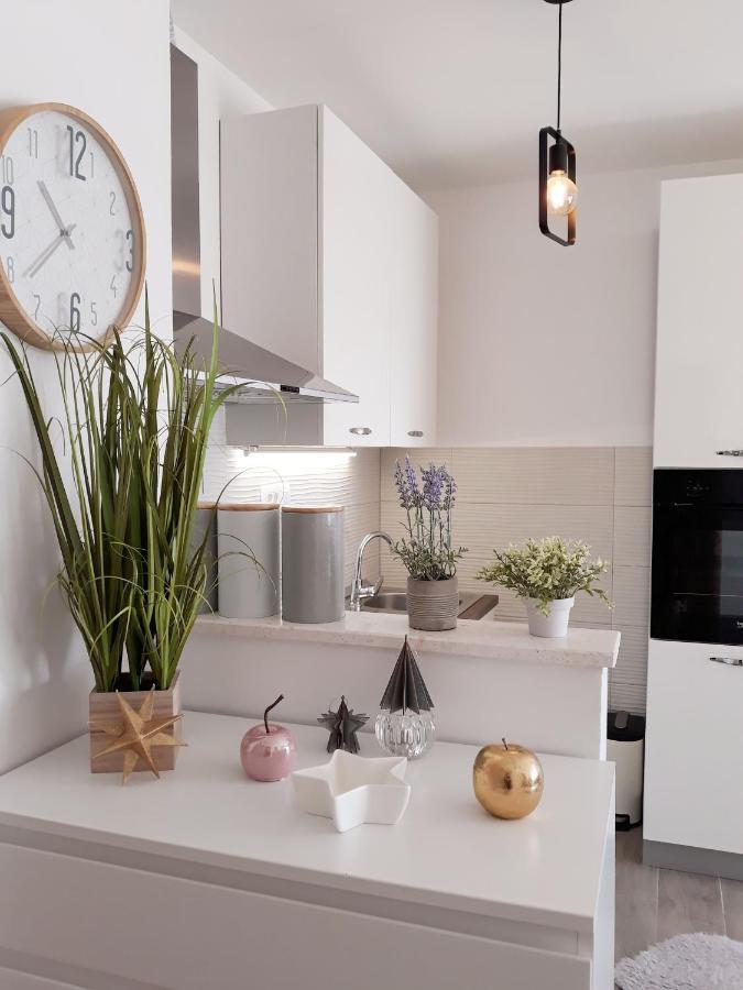 Luxury Apartment Charm With Pool Trogir Kültér fotó