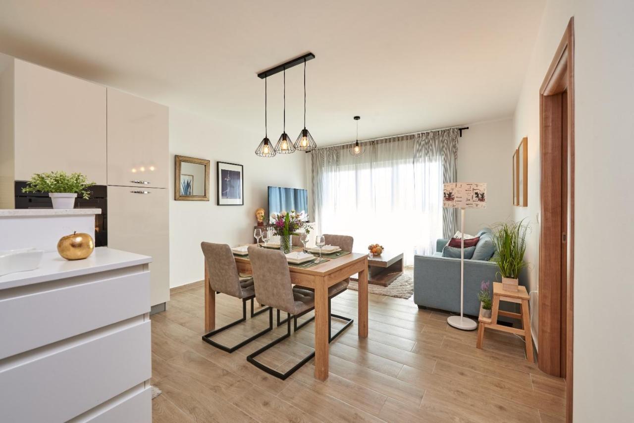 Luxury Apartment Charm With Pool Trogir Kültér fotó
